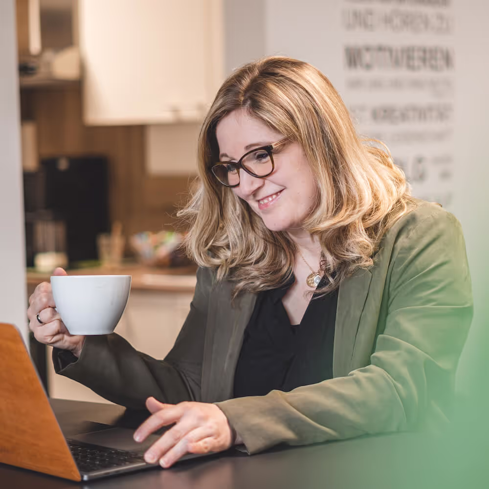 Portraitfoto von Nadine Eckert