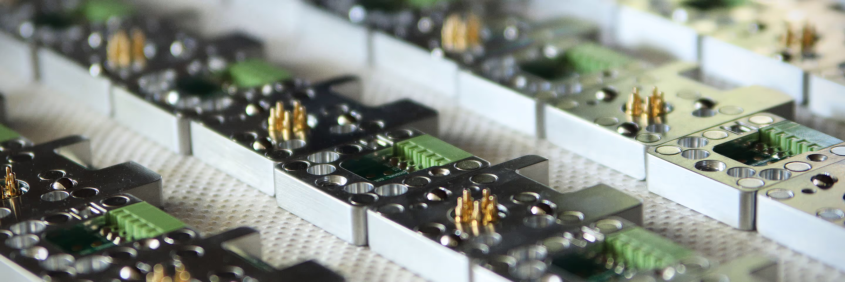 Headerbild von Unterseite über die Technikversicherungen