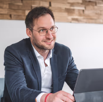 Portraitfoto von Stefan Riederer